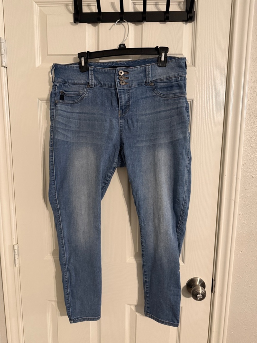 torrid Light Wash High-Rise Jeggings in Blue